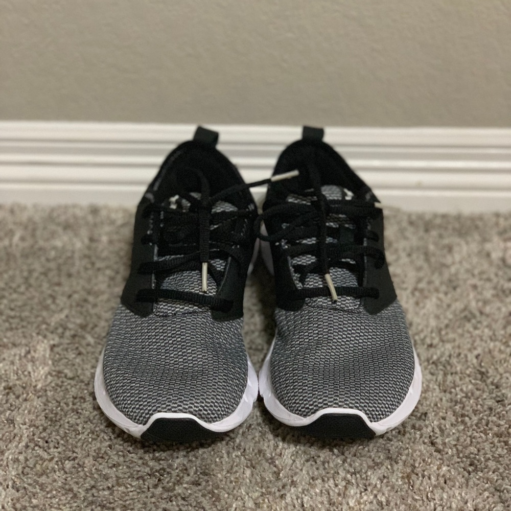 Women’s clothes, shoes and more! 👅